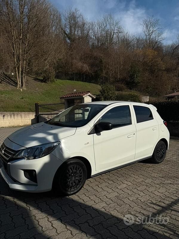 Usado Mitsubishi Space Star Invite 71 CV (52 kW) 2022 Blanco Utilitario
