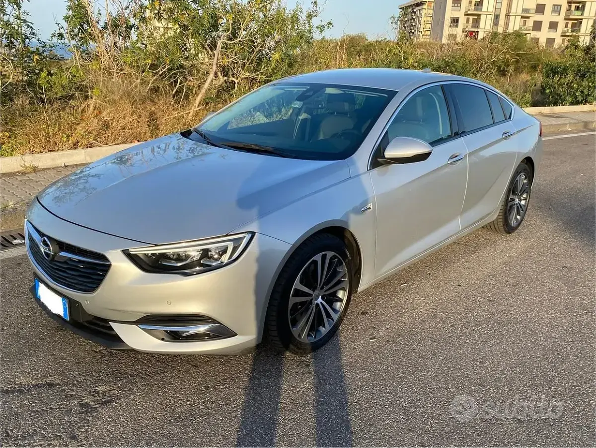 Usata Opel Insignia Sport 136 CV (100 kW) 2017 Grigio Berlina