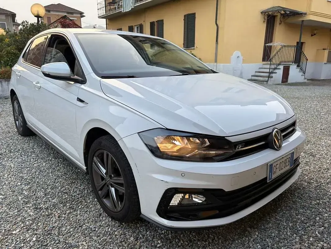 Usata VW Polo Sportline 90 CV (66 kW) 2021 Bianco Utilitaria