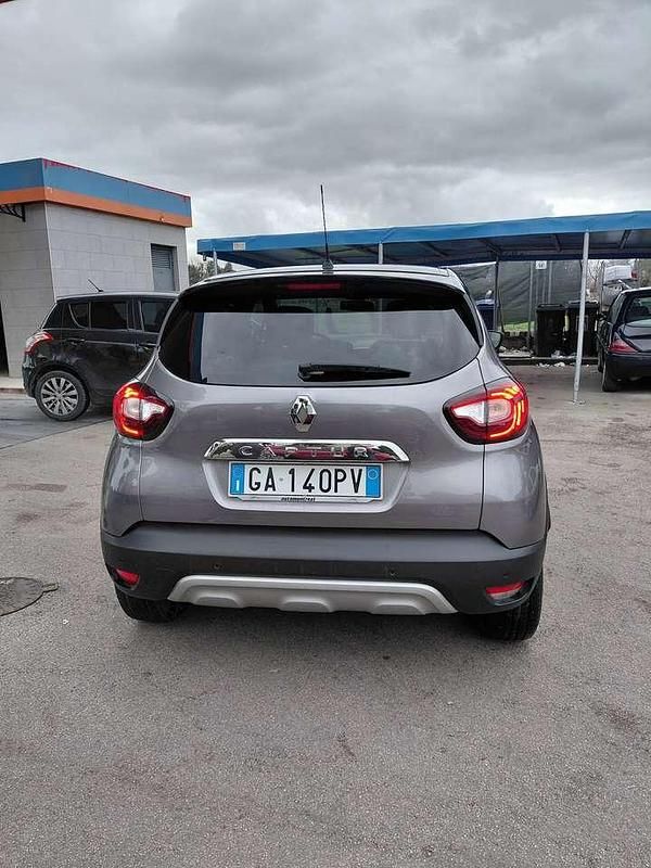 Usata Renault Captur Intens 90 CV (66 kW) 2018 Grigio SUV