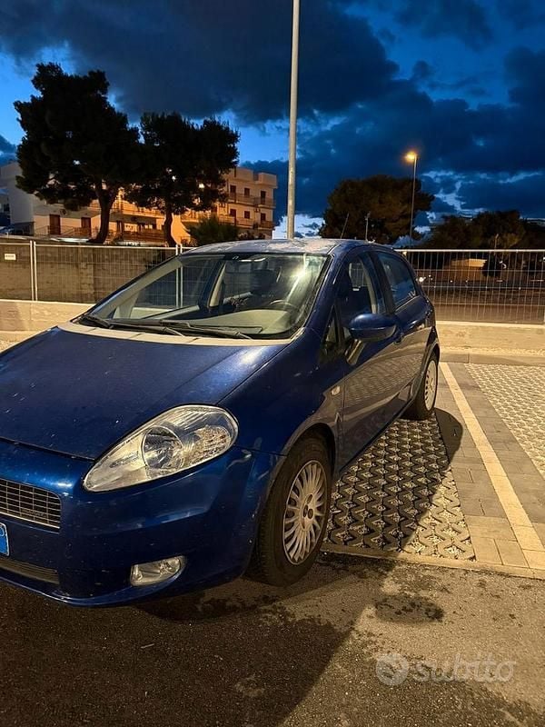 Usata Fiat Grande Punto 75 CV (55 kW) 2009 Blu Utilitaria