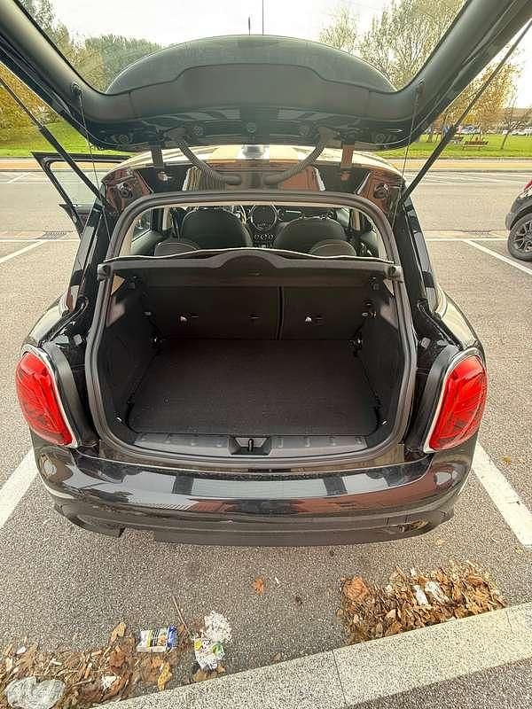 Usata Mini ONE Classic 102 CV (75 kW) 2021 Nero Utilitaria