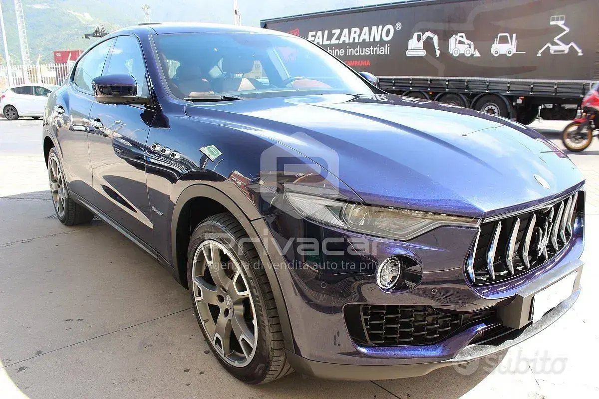 Usata Maserati Levante GranLusso 250 CV (183 kW) 2017 Blu SUV