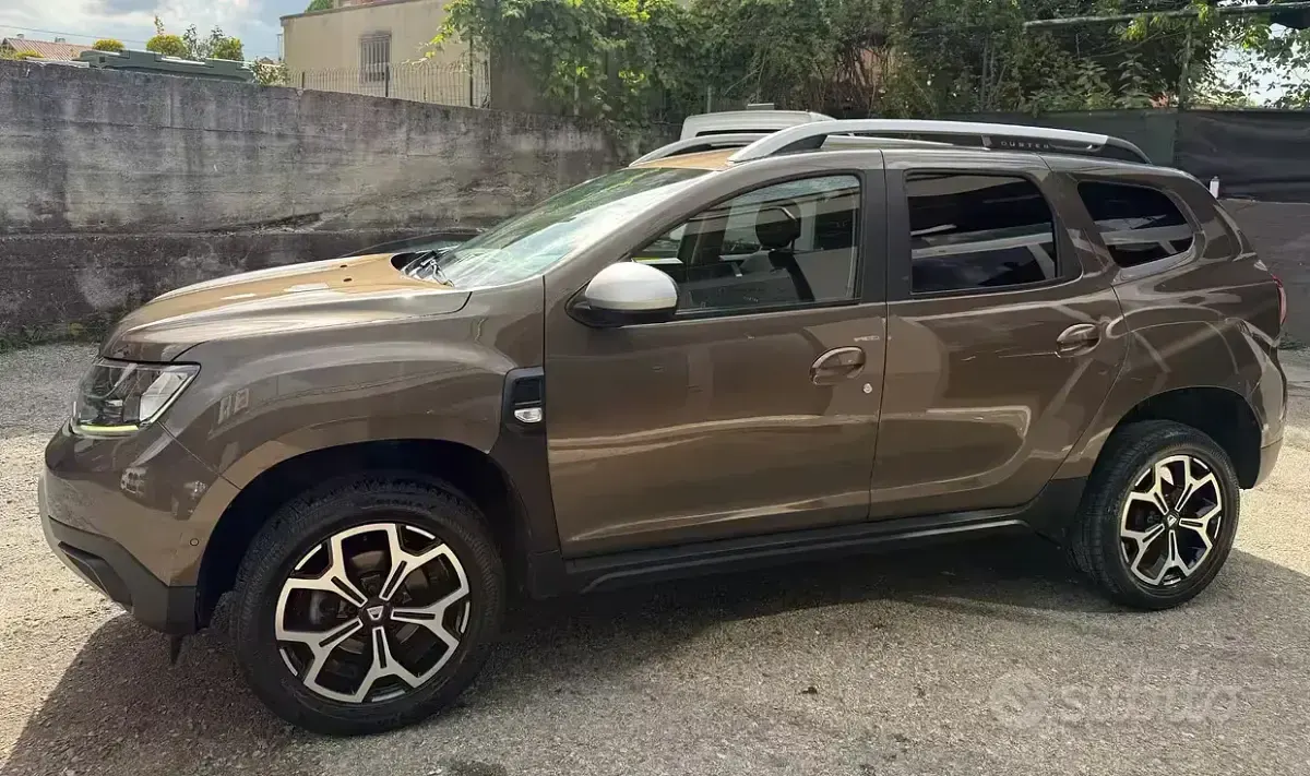 Usata Dacia Duster Anniversary 101 CV (74 kW) 2020 Marrone SUV