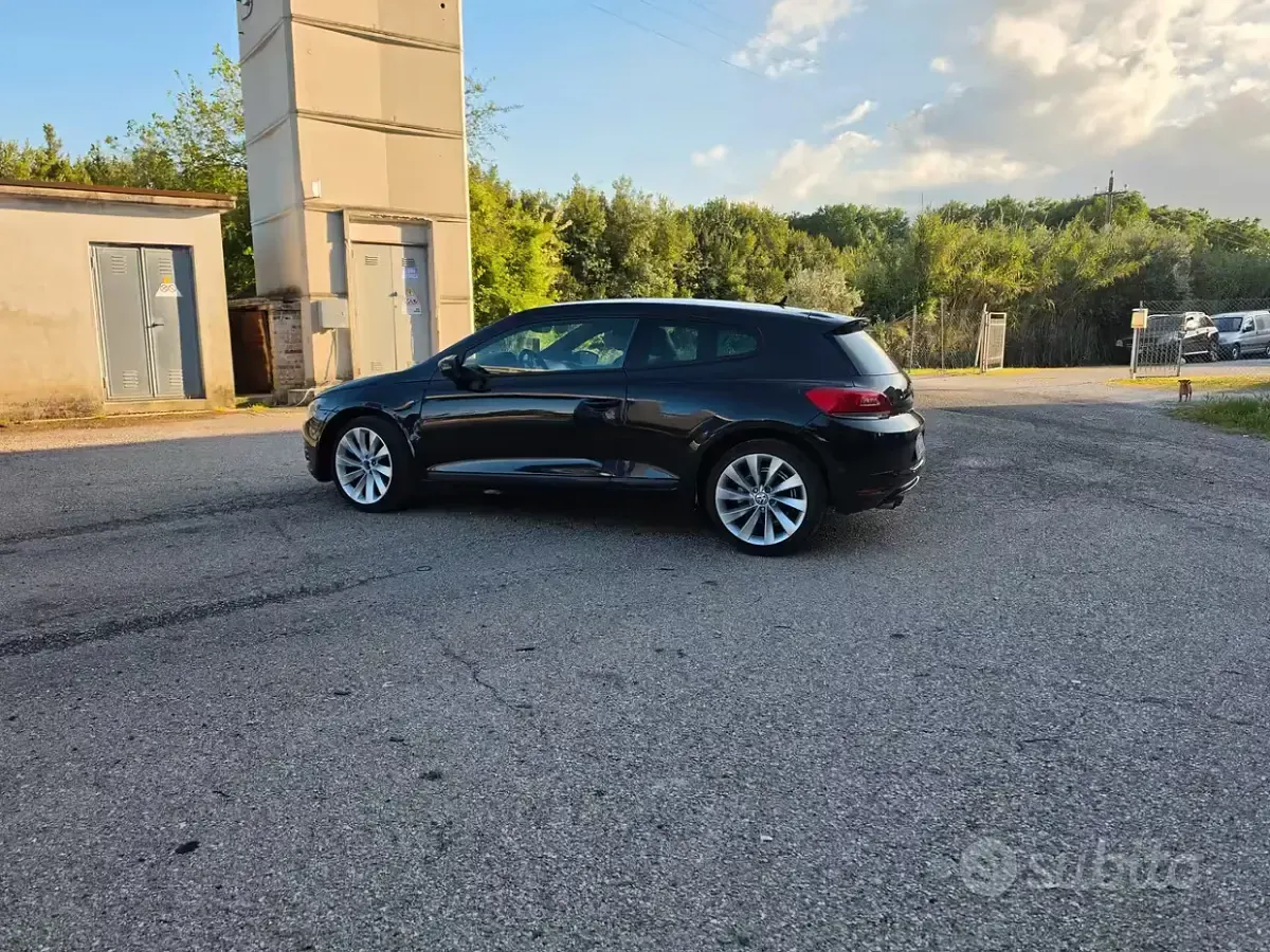 Begagnad VW Scirocco 140 HK (102 kW) 2011 Svart Sportkupé