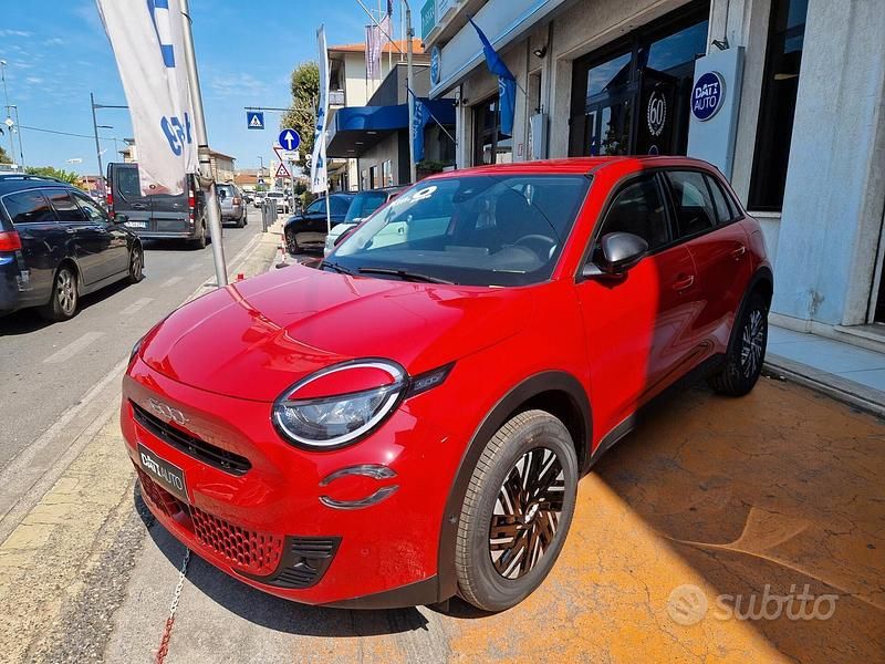 Nuova Fiat 600 136 CV (100 kW) 2025 Rosso SUV