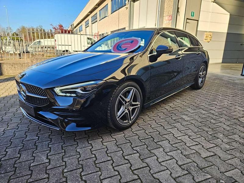 Usata Mercedes CLA200 Advanced Plus 163 CV (119 kW) 2024 Metallizzato  nero Station wagon