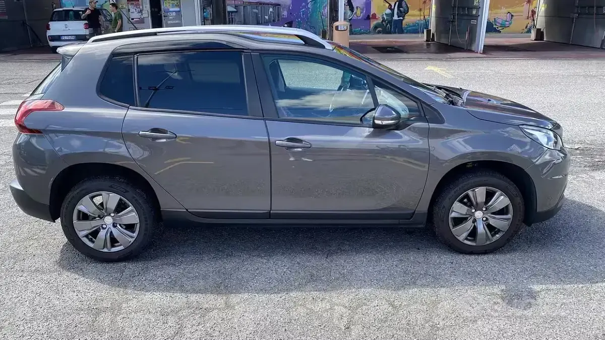 Usata Peugeot 2008 102 CV (75 kW) 2019 Grigio SUV