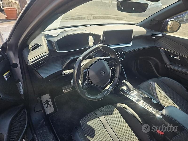 Usata Peugeot 2008 GT 131 CV (96 kW) 2021 Grigio SUV