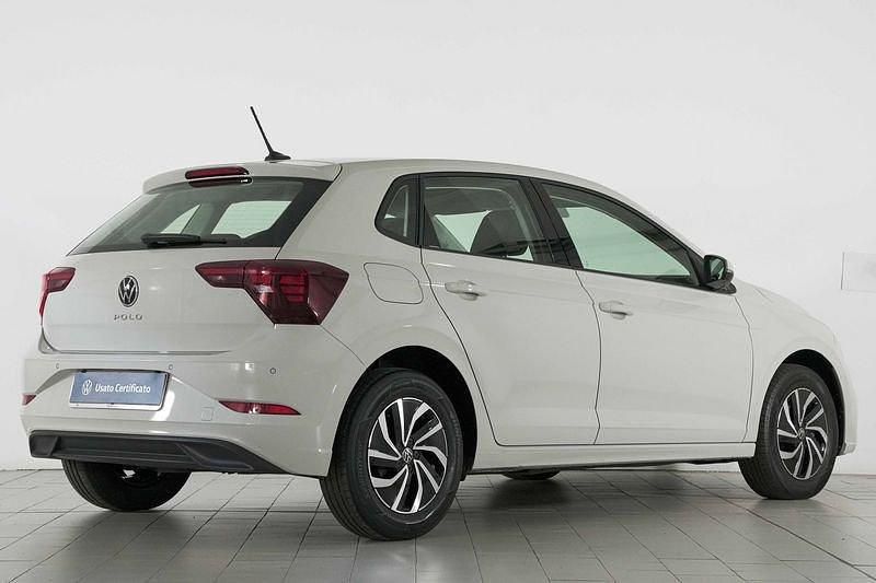 Usata VW Polo Life 95 CV (69 kW) 2023 Grigio Utilitaria