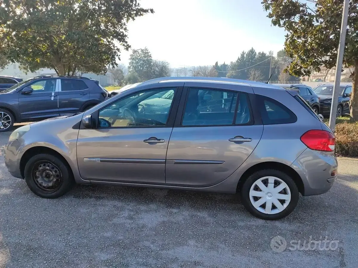 Usata Renault Clio 85 CV (62 kW) 2010 Beige Station wagon