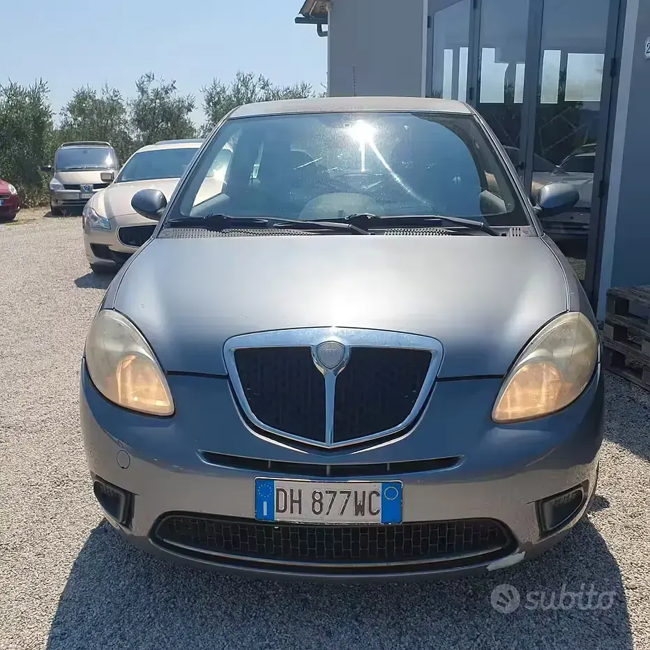 Usata Lancia Ypsilon 60 CV (44 kW) 2007 Grigio Utilitaria