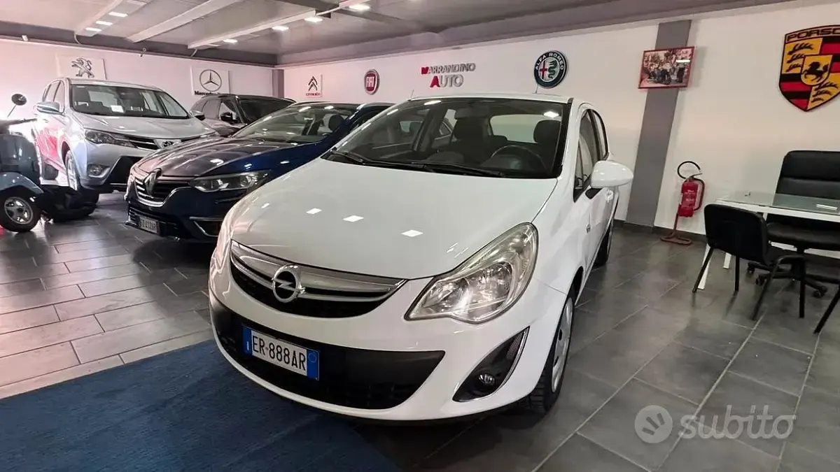 Usata Opel Corsa Edition 75 CV (55 kW) 2013 Bianco Utilitaria