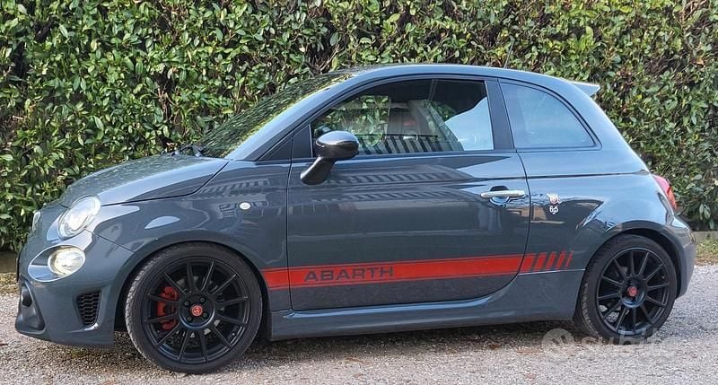 Usata Abarth 695 165 CV (121 kW) 2017 Grigio Utilitaria