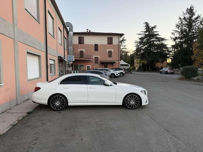 Bianco Usata 2016 Mercedes E220 Premium Plus Tre volumi | 19.000 € (Cara) - Immagine 1/3