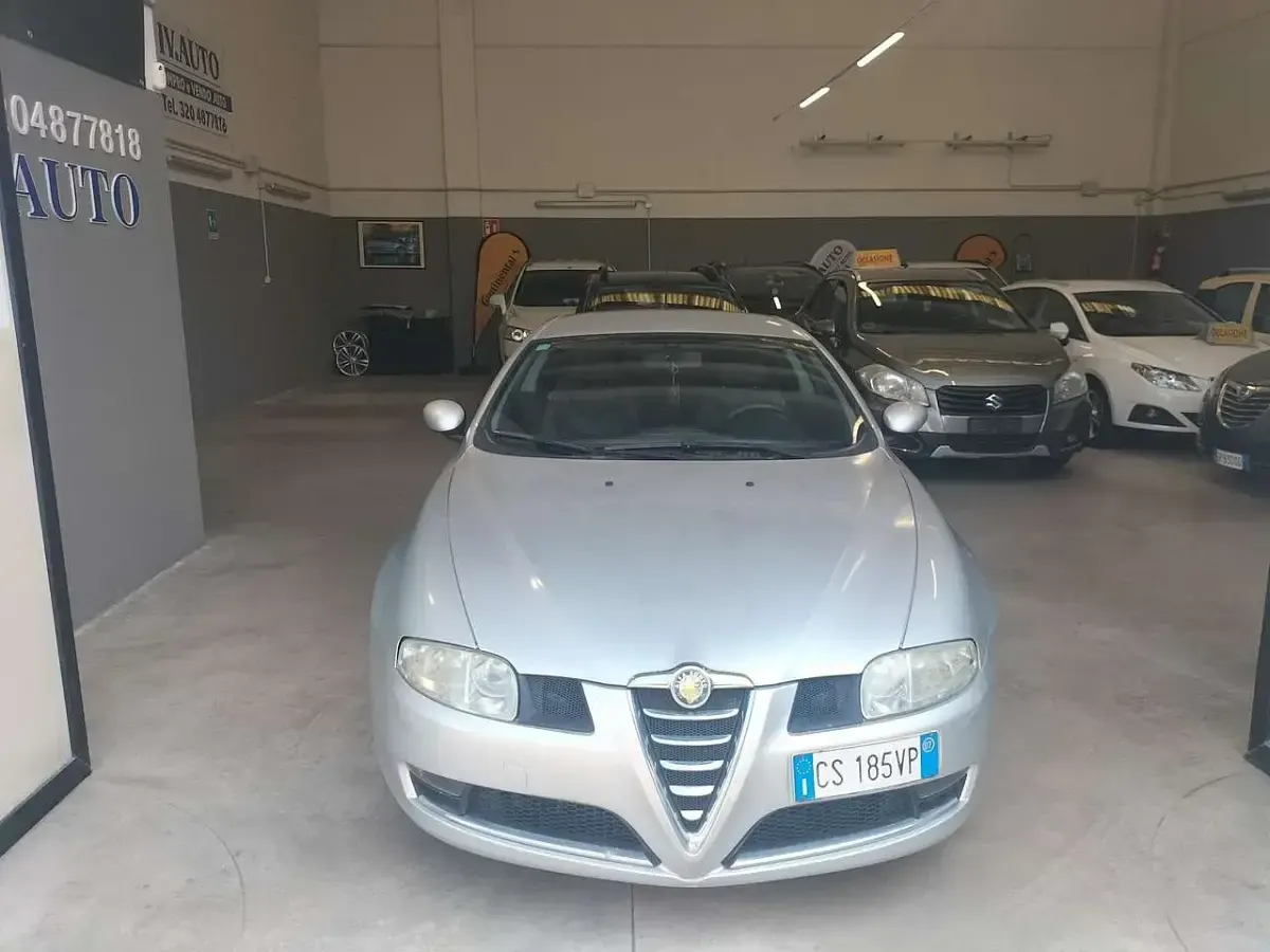 Usata Alfa Romeo GT Progression 165 CV (121 kW) 2007 Argento Coupé