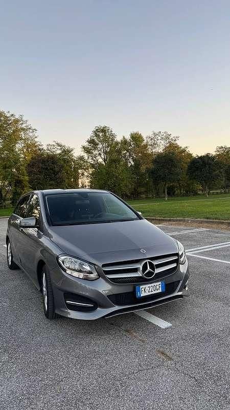 Usata Mercedes B180 109 CV (80 kW) 2017 Monovolume