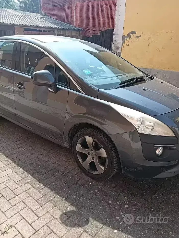 Usata Peugeot 3008 120 CV (88 kW) 2010 Grigio Station wagon