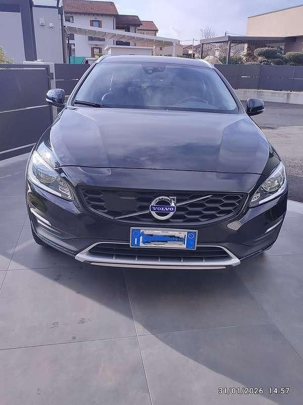 Usata Volvo V60 CC Momentum 150 CV (110 kW) 2017 Station wagon