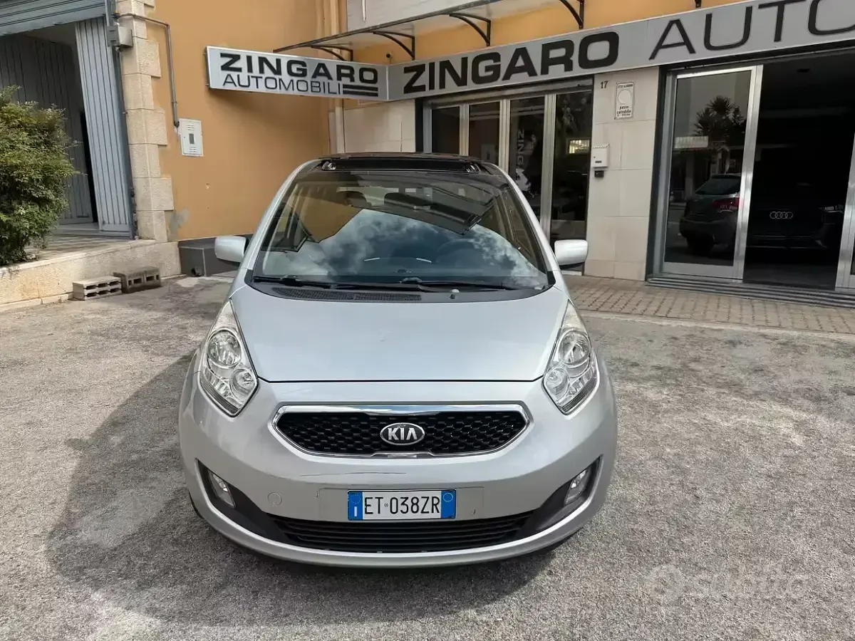 Usata Kia Venga 90 CV (66 kW) 2014 Grigio Utilitaria