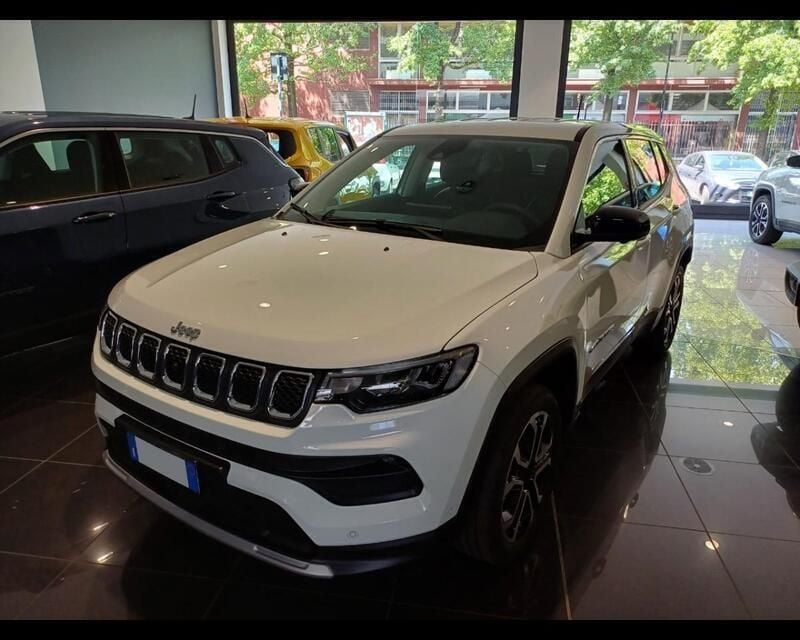 Bianco Nuova 2024 Jeep Compass Altitude SUV | 32.900 € - Immagine 1/4