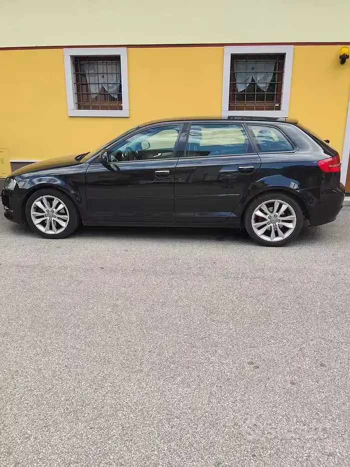 Usata Audi A3 140 CV (102 kW) 2010 Nero Utilitaria