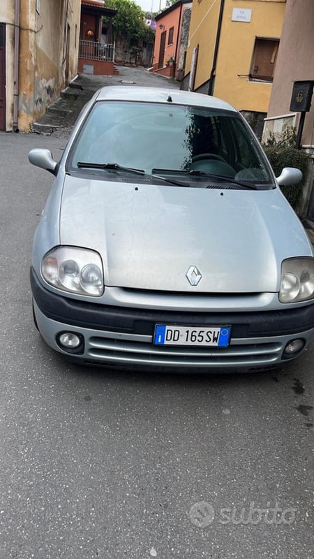 Usato 1998 Renault Clio II 1.2 Benzin 58 CV (1.700 €)