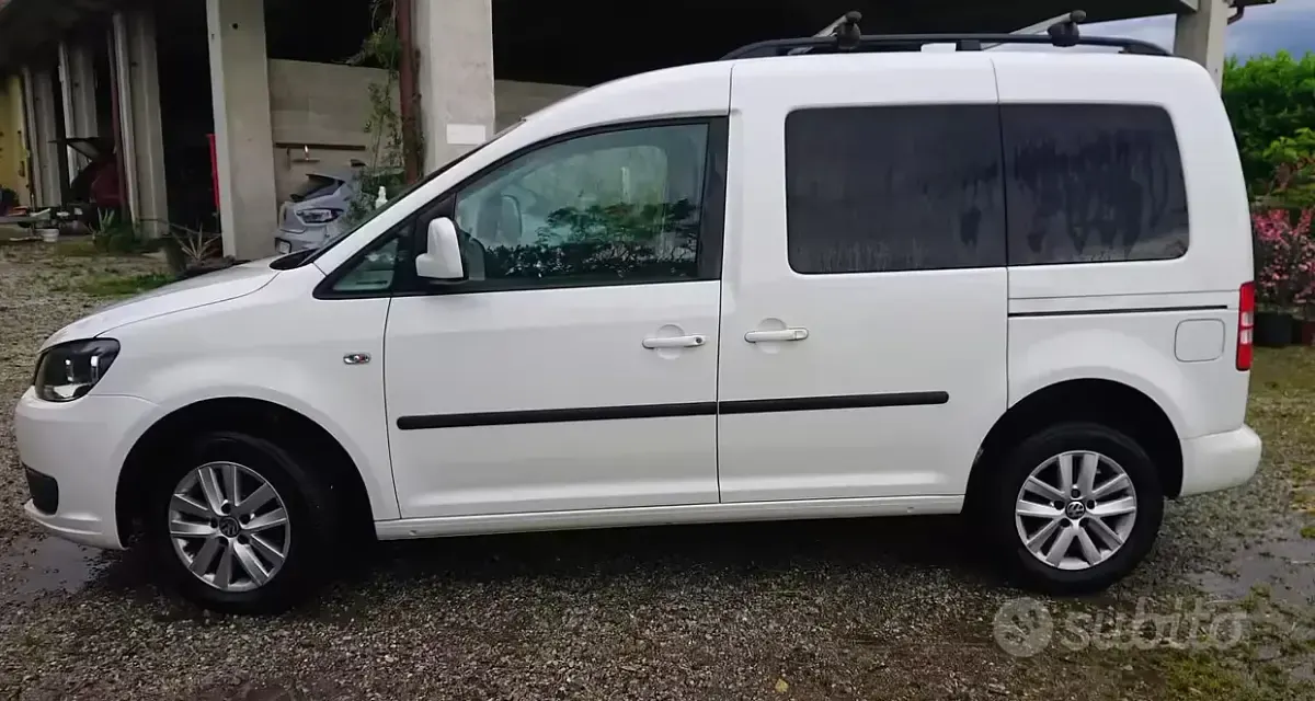 Occasion VW Caddy Trendline 102 ch (75 kW) 2010 Blanc Monospace