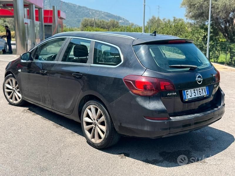 Usata Opel Astra Cosmo 2011 Nero Station wagon