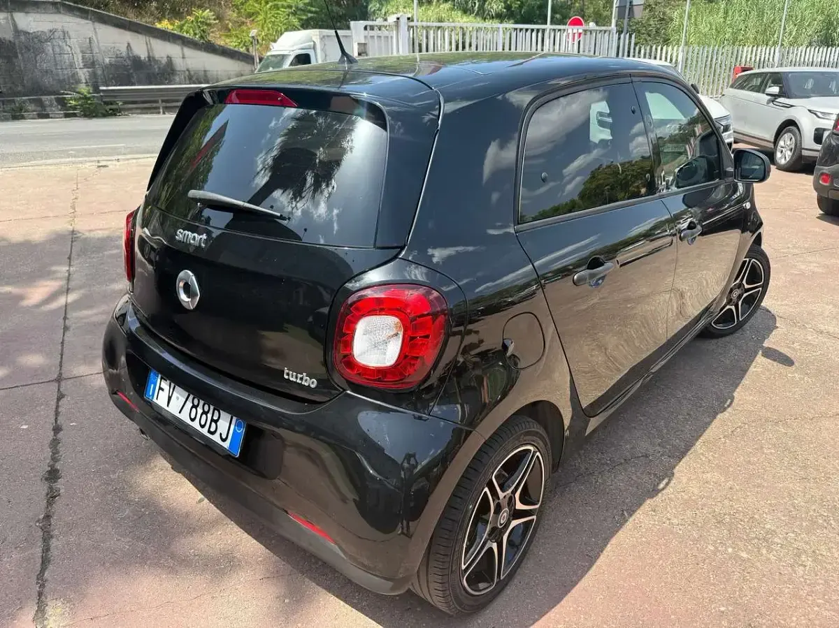 Usata Smart ForFour Prime 90 CV (66 kW) 2017 Nero Utilitaria