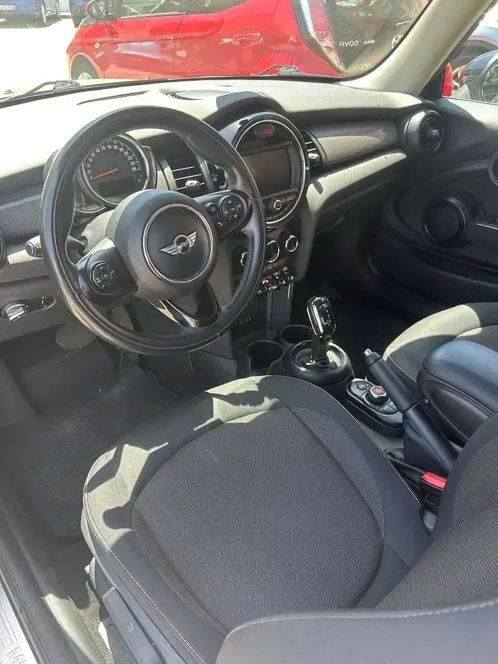 Usata Mini Cooper D Business 116 CV (85 kW) 2018 Grigio Utilitaria