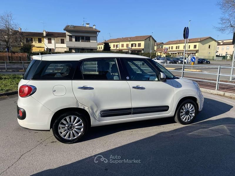 Usata Fiat 500L Lounge 105 CV (77 kW) 2014 Bianco Monovolume
