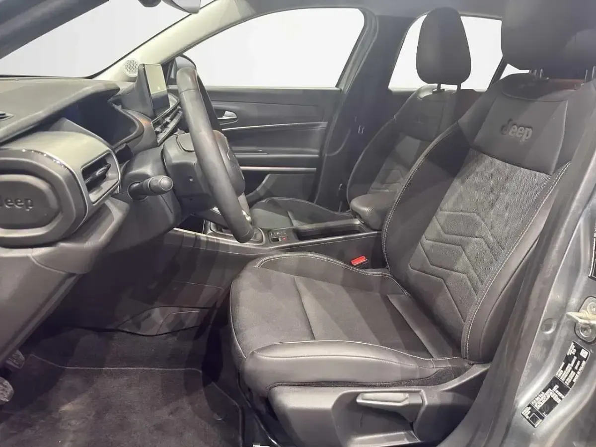 Usata Jeep Avenger Altitude 101 CV (74 kW) 2023 Grigio SUV