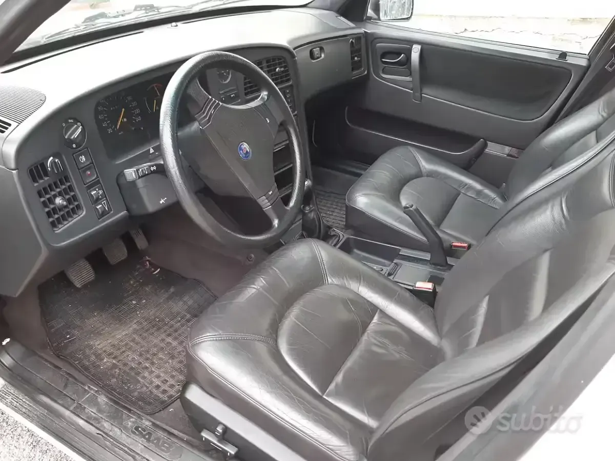 Usata Saab 9000 135 CV (99 kW) 1989 Bianco Berlina