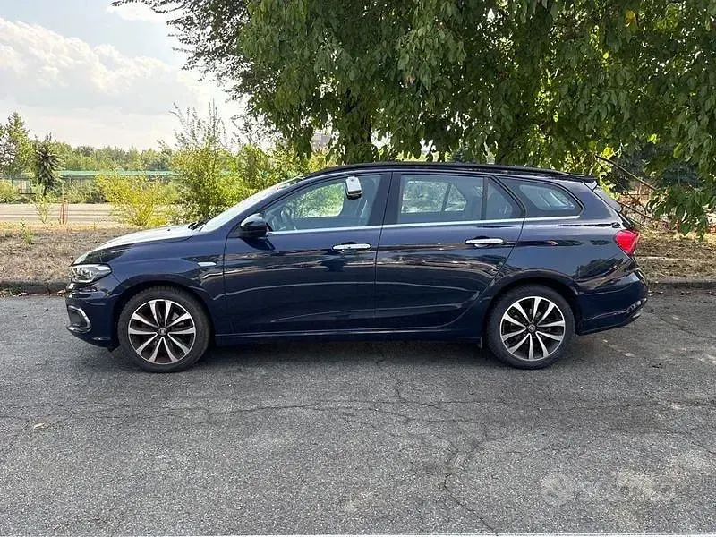Usata Fiat Tipo Lounge 95 CV (69 kW) 2016 Blu Station wagon