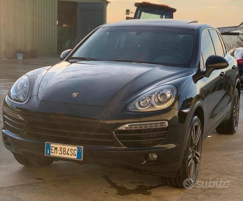 Nero Usata 2012 Porsche Cayenne SUV | 20.500 € (Buon prezzo) - Immagine 1/4