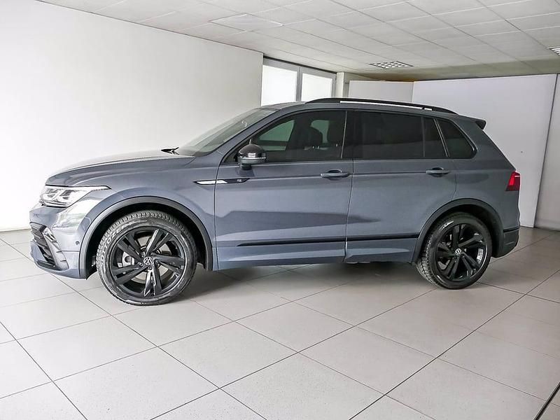 Usata VW Tiguan R-line 200 CV (147 kW) 2021 Dolphin grey metallizzato SUV