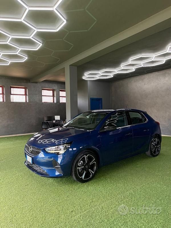 Usata Opel Corsa GS Line 101 CV (74 kW) 2022 Blu Utilitaria