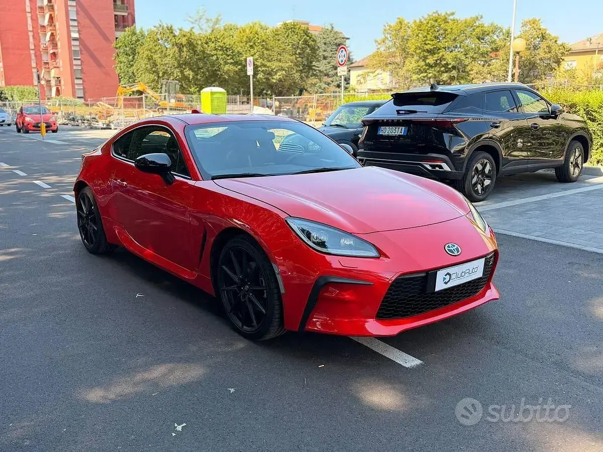 Usata Toyota GR86 Premium 234 CV (172 kW) 2024 Rosso Coupé