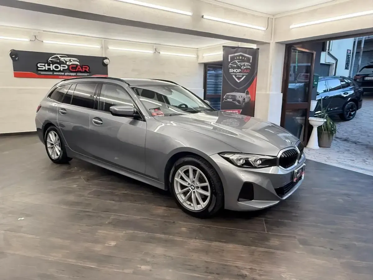 Usata BMW 318 150 CV (110 kW) 2023 Grigio Station wagon