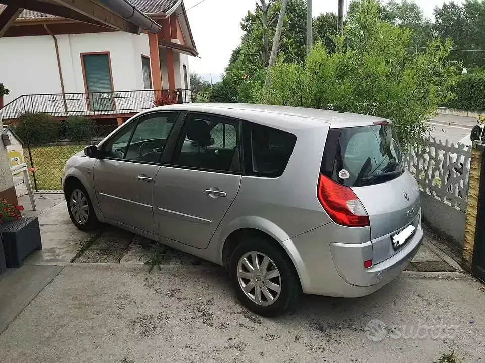 Usata Renault Scénic 2008 Grigio Monovolume