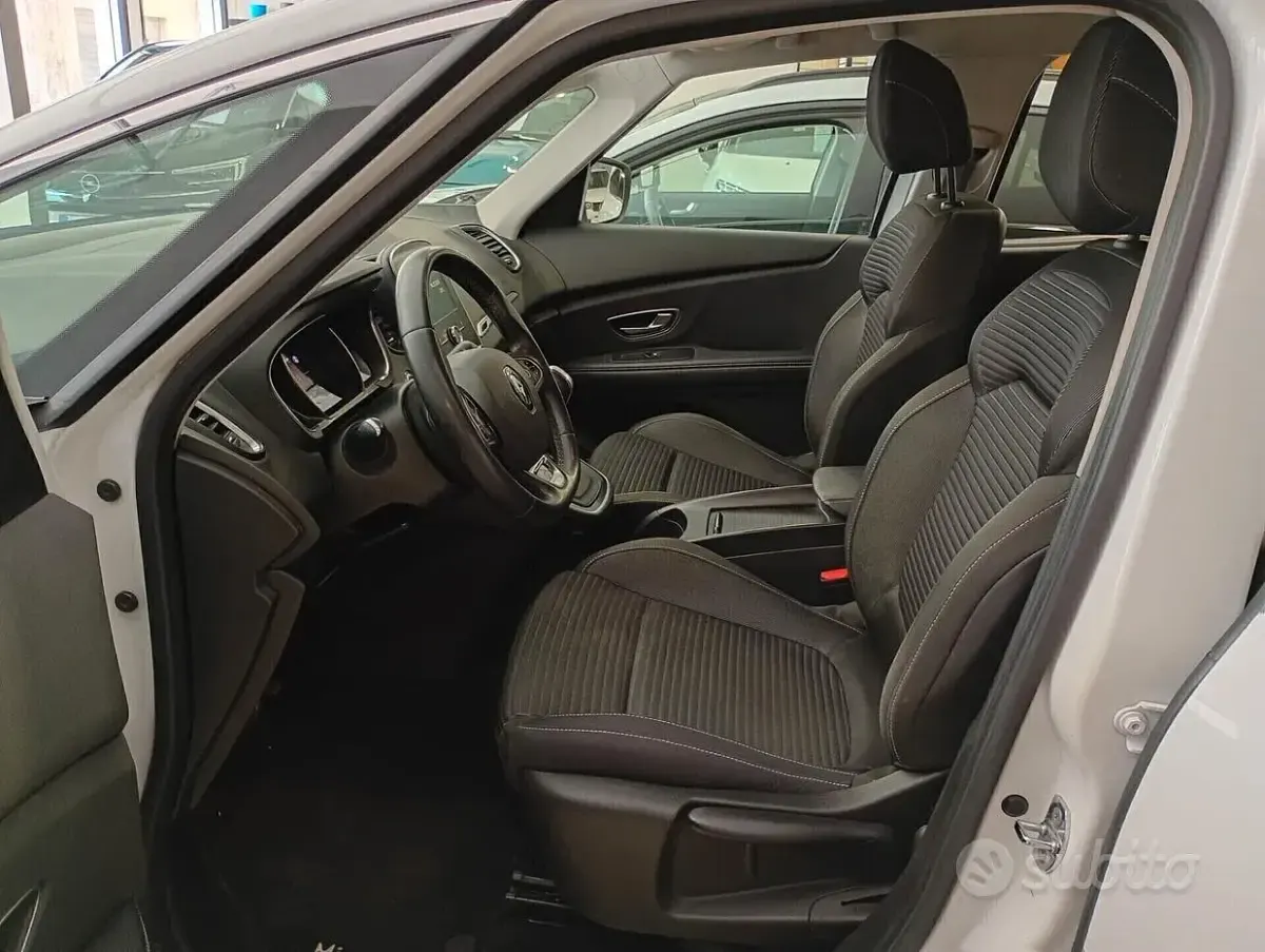 Usata Renault Grand Scénic IV 120 CV (88 kW) 2019 Bianco Monovolume