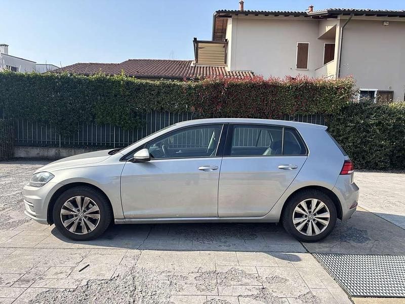 Usata VW Golf VII Comfortline 125 CV (91 kW) 2017 Grigio Berlina