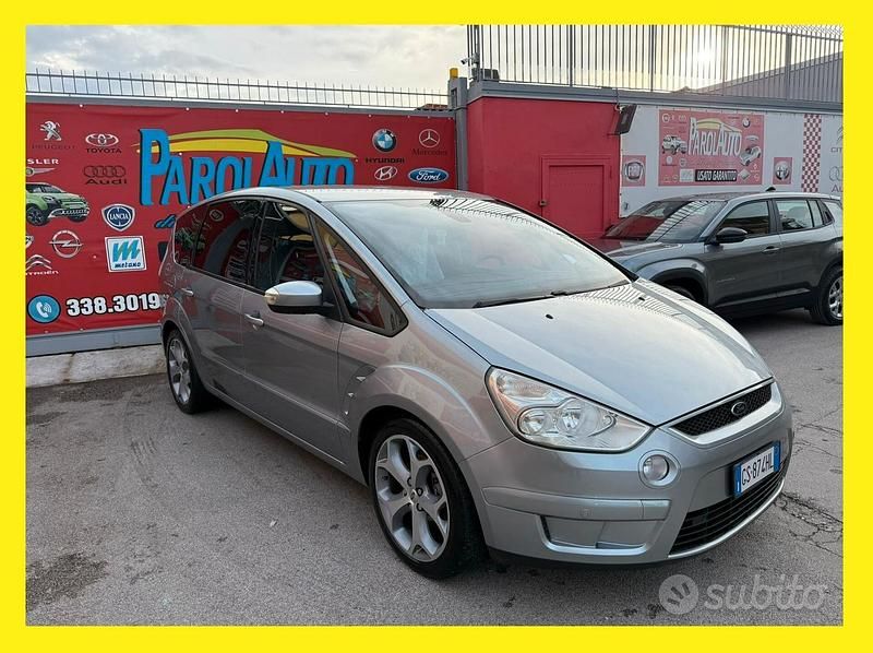 Begagnad Ford S-MAX Titanium 140 HK (102 kW) 2007 Grå Minibuss
