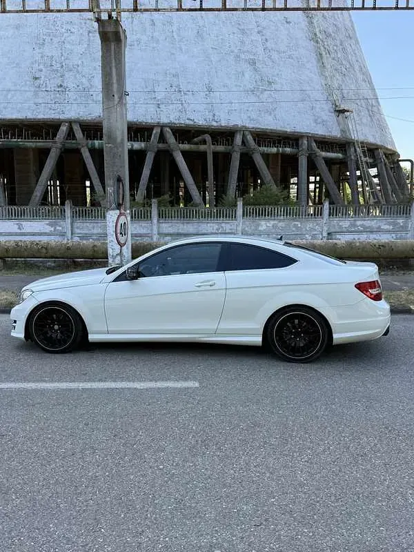 Usata Mercedes C250 204 CV (150 kW) 2012 Bianco Coupé