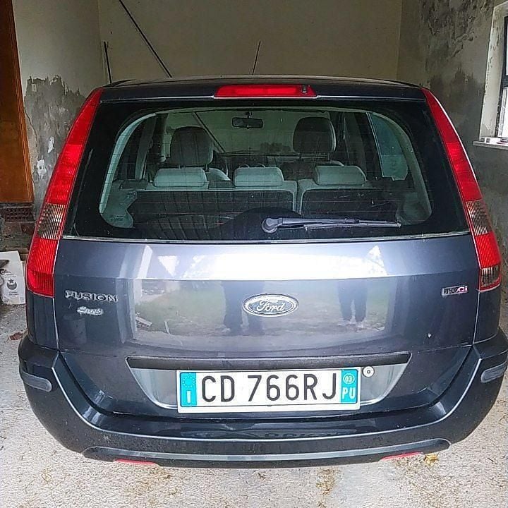 Usata Ford Fusion 68 CV (50 kW) 2003 Grigio Berlina