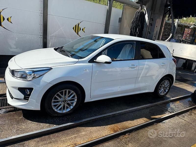 Usata Kia Rio GT-Line 84 CV (61 kW) 2023 Bianco Berlina