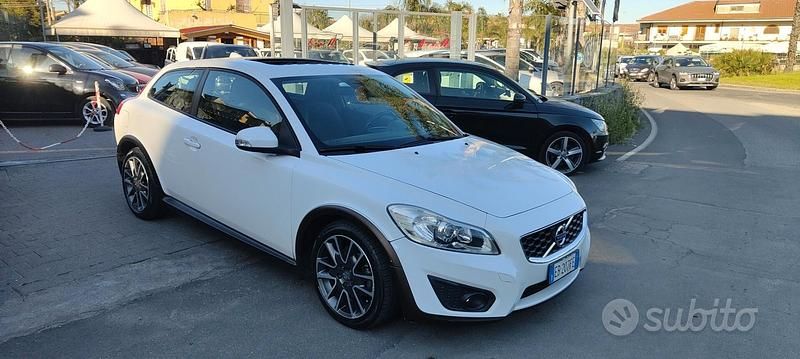 Usata Volvo C30 R-Design 115 CV (84 kW) 2011 Bianco Utilitaria