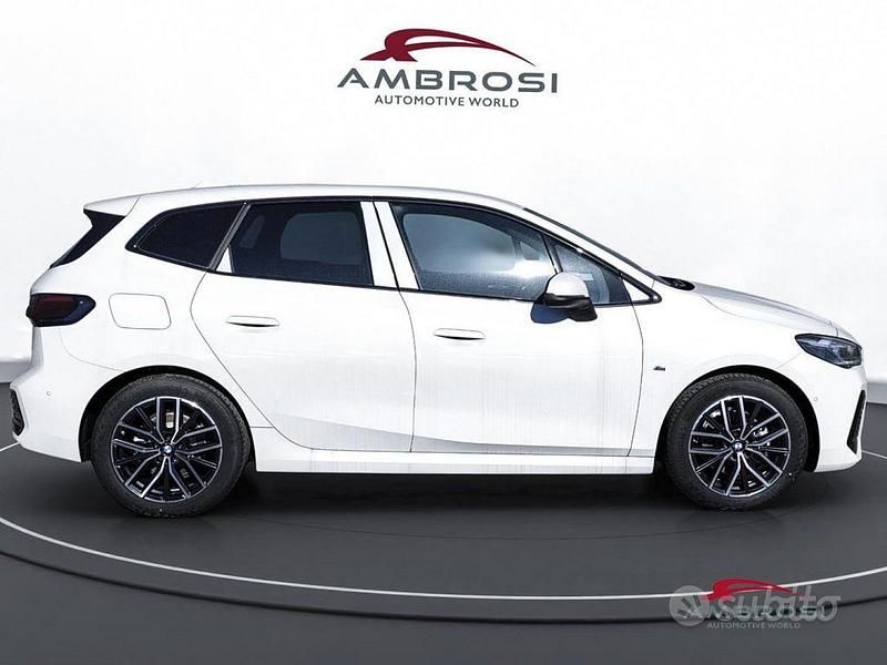 Nuova BMW 220 Active Tourer M Sport 156 CV (114 kW) 2025 Bianco Monovolume