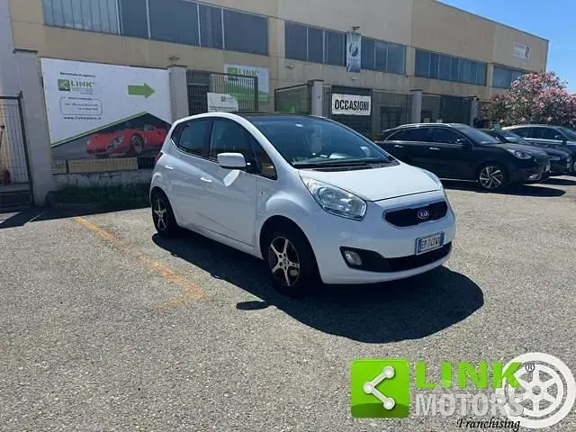 Usata Kia Venga 90 CV (66 kW) 2013 Bianco Utilitaria